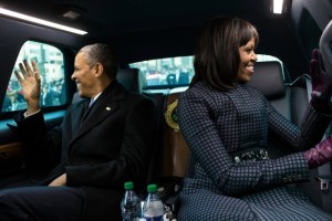 Barack_and_Michelle_Obama_wave_from_the_presidential_limousine